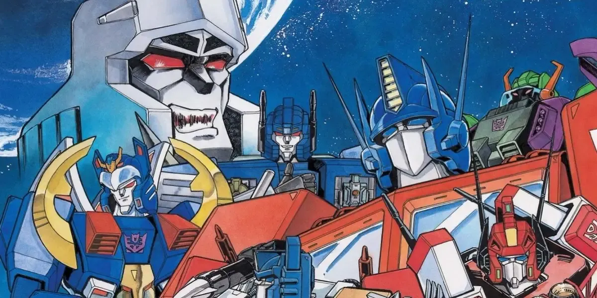 Minecraft gameplay showing Optimus Prime transforming into truck mode with Autobots and Decepticons battling in blocky world
